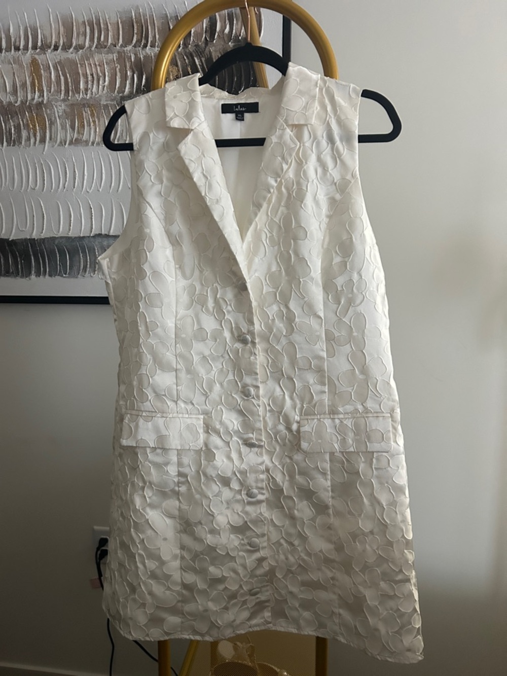 Lulu's White Sleeveless Floral Appliqué Mini Dress